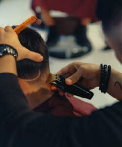 Barber demostration in partnership with Wahl. Wahl and their team will be live at HairCon.